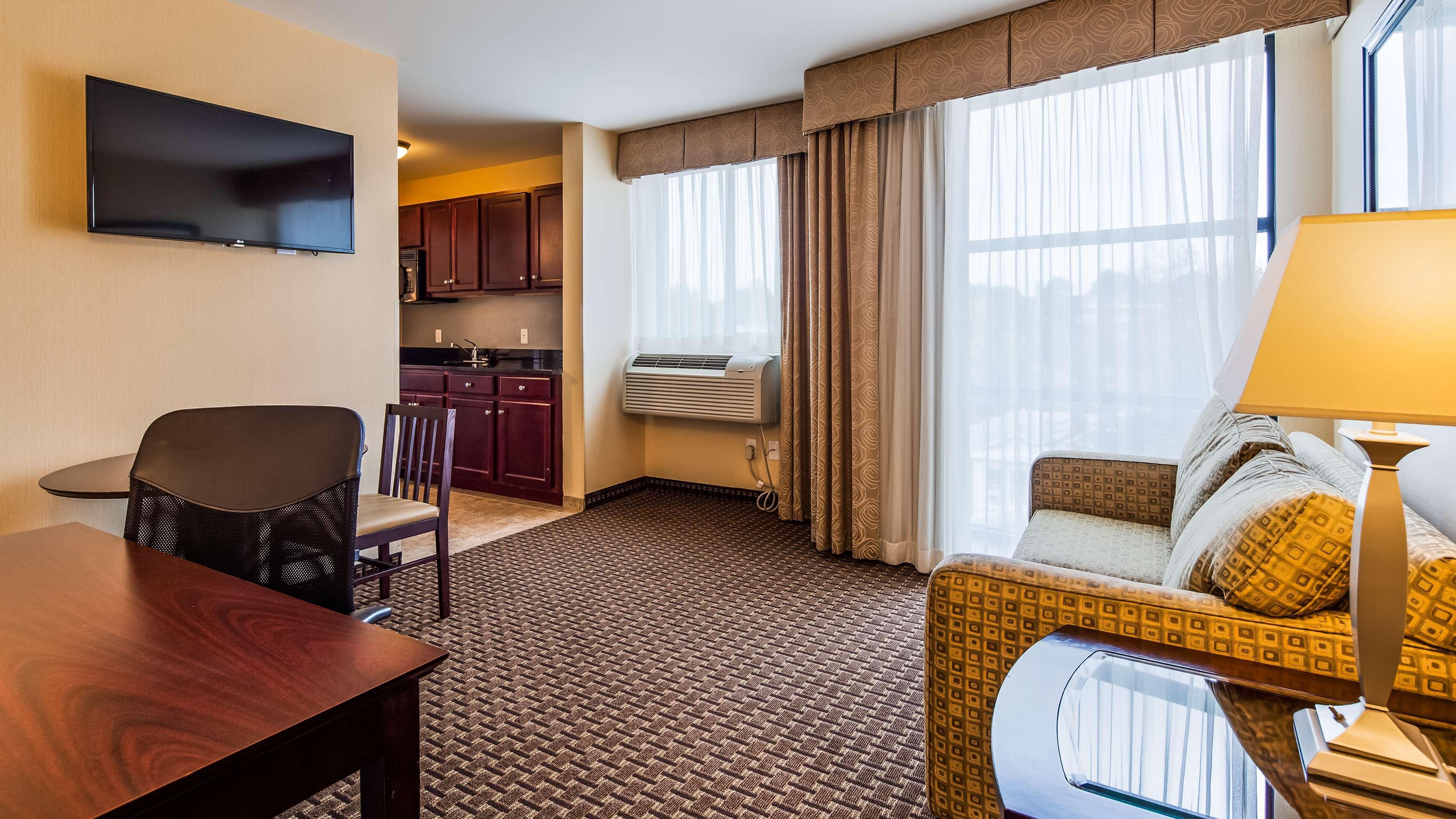 Best Western Plus Philadelphia Airport South - At Widener University Chester Exterior foto